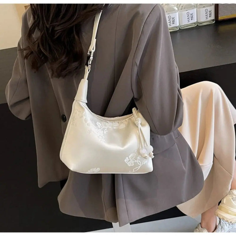 Casual Embroidered Chinese Style Handbag thebuzzbay.com