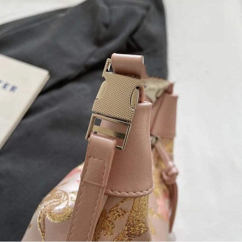 Casual Embroidered Chinese Style Handbag thebuzzbay.com