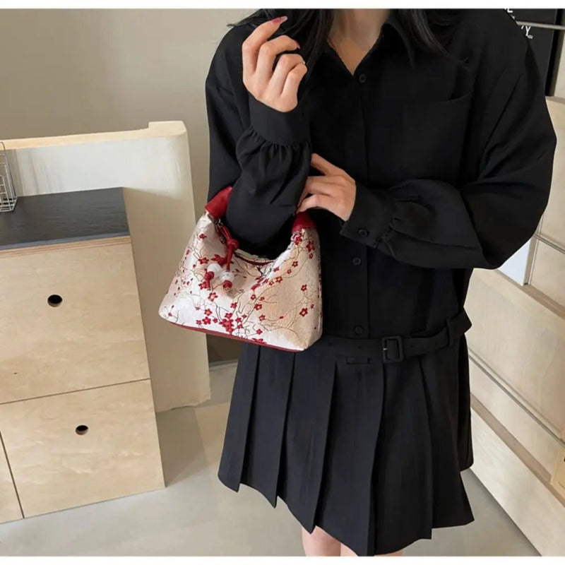 Casual Embroidered Chinese Style Handbag thebuzzbay.com